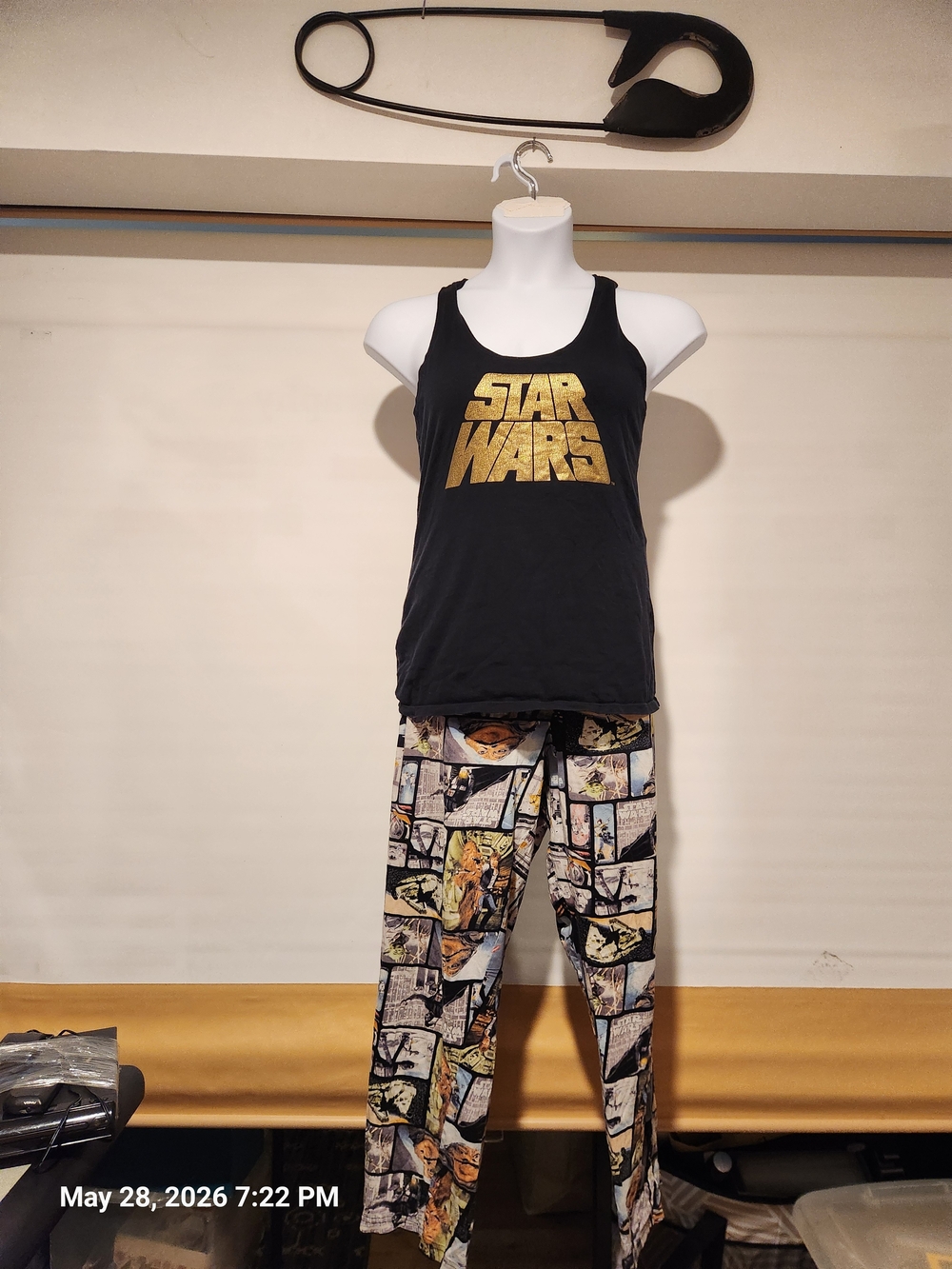 Star Wars Women Black and Gold Tank Pajama Set